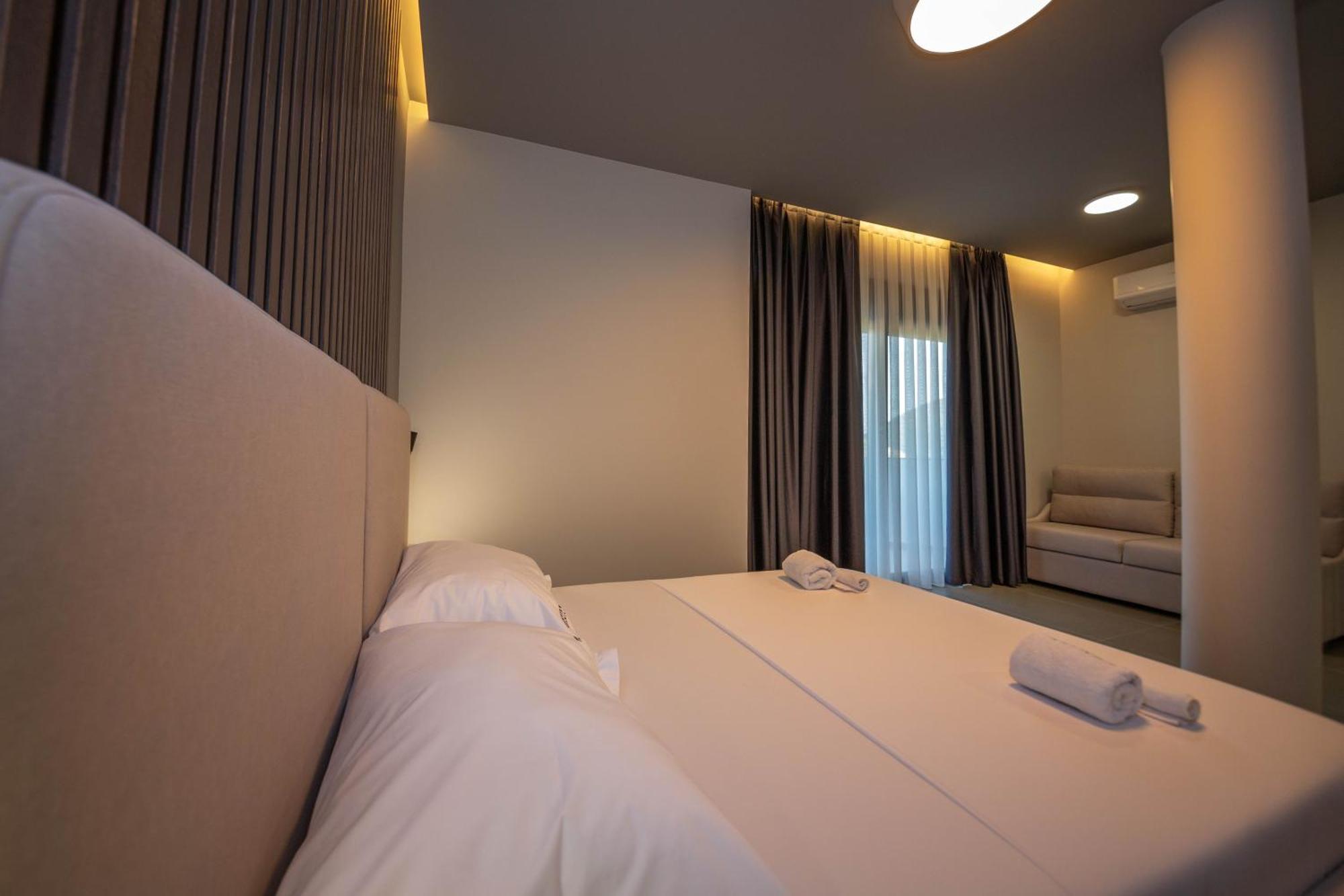 Lake View Rooms Ksamil Buitenkant foto