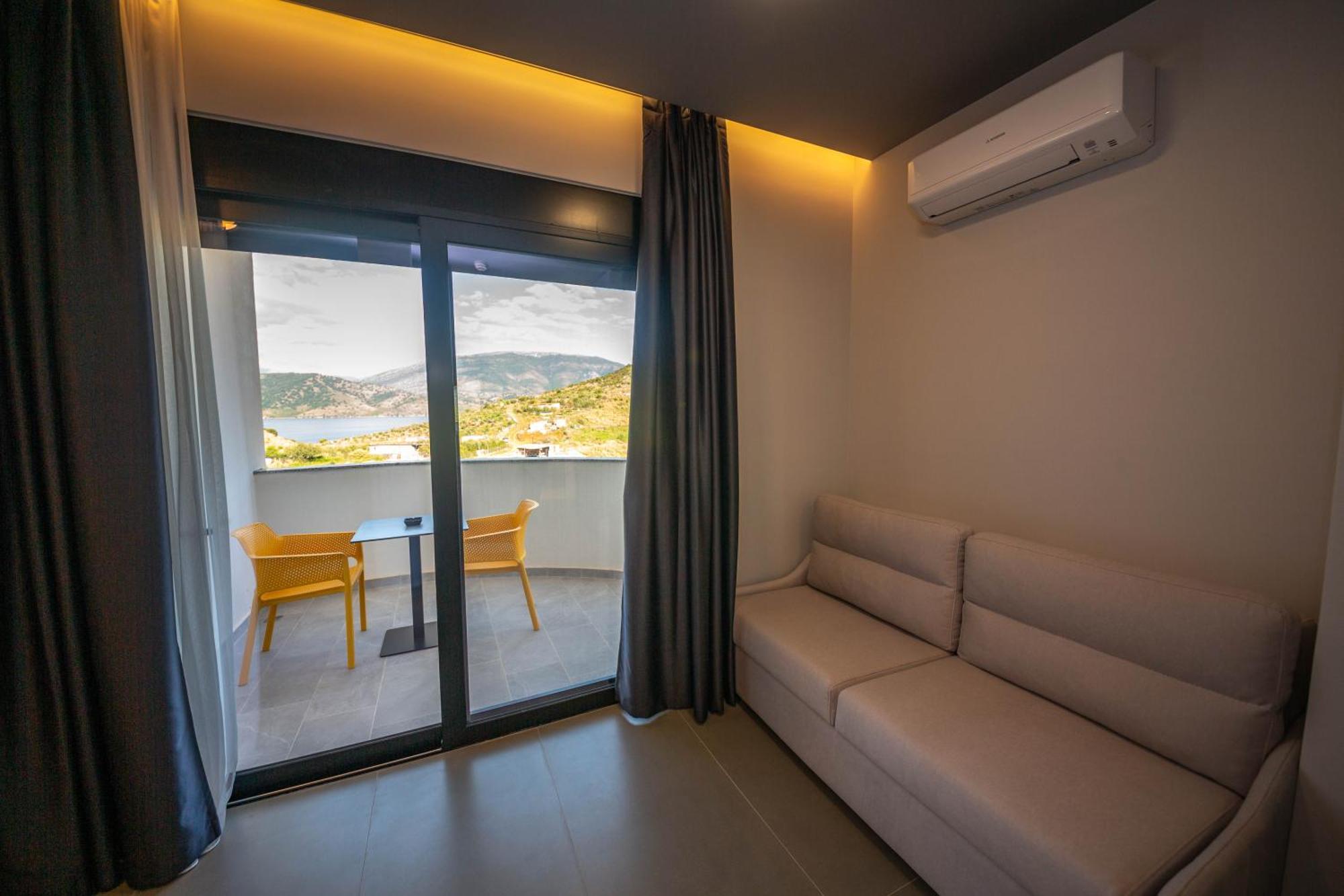 Lake View Rooms Ksamil Buitenkant foto