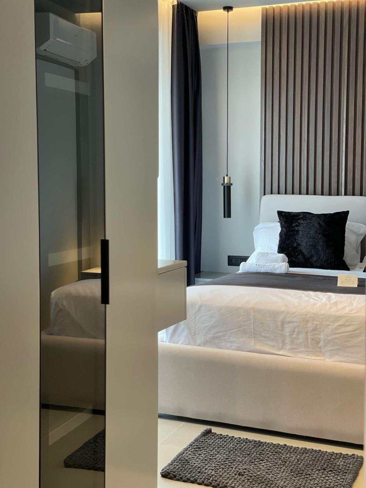 Lake View Rooms Ksamil Buitenkant foto